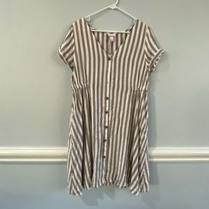 Isabel Maternity by Ingrid & Isabel / Short Sleeve T-Shirt Maternity Dress